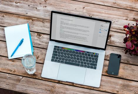 Computer and workspace