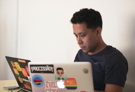 User viewing the MSS on their laptop
