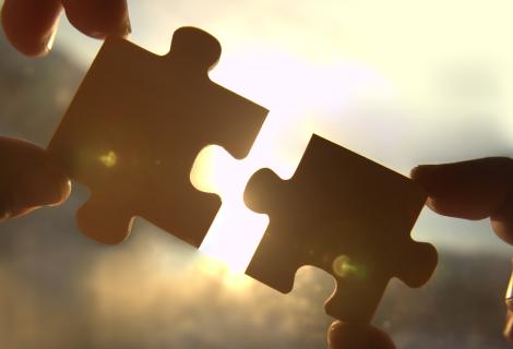 Two puzzle pieces square